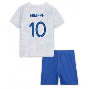 Frankrike Kylian Mbappe #10 kläder Barn VM 2022 Bortatröja Kortärmad (+ korta byxor)
